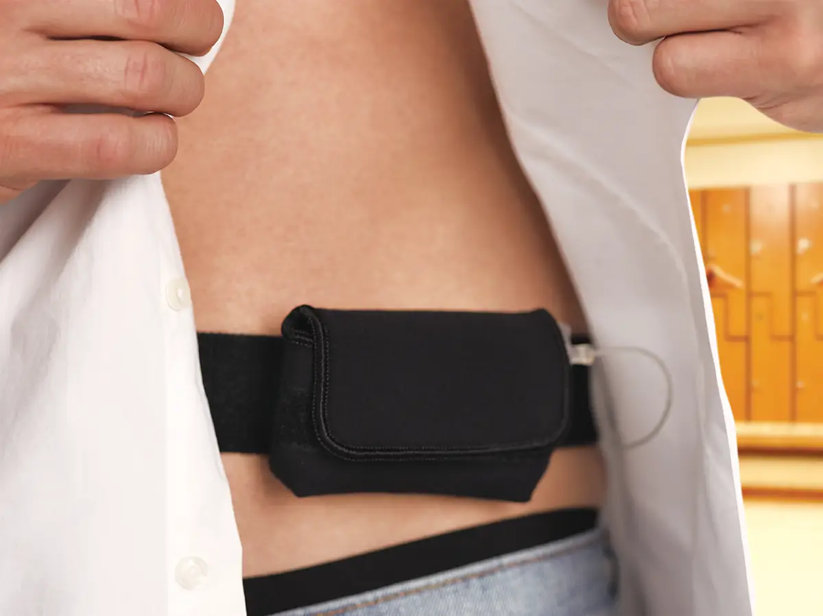 Adjustable insulin pump hip bag with buckle strap