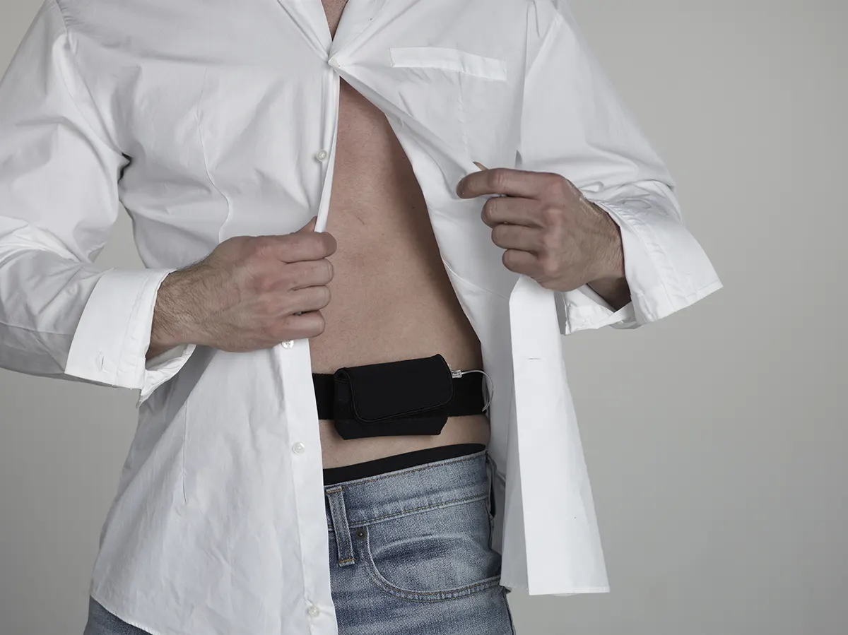 Adjustable insulin pump hip bag with buckle strap